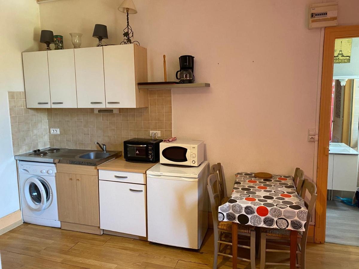 Les Studios Meubles De L'Avenue Bouloumie Виттель Экстерьер фото